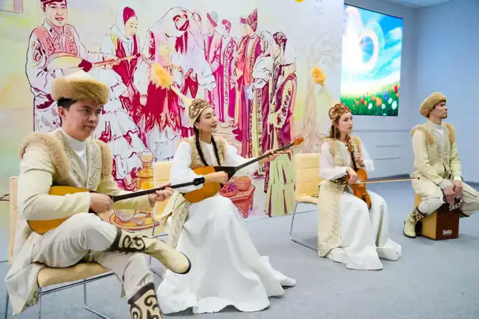 Заключение брака молодыми парами в Астане на Дне семьи