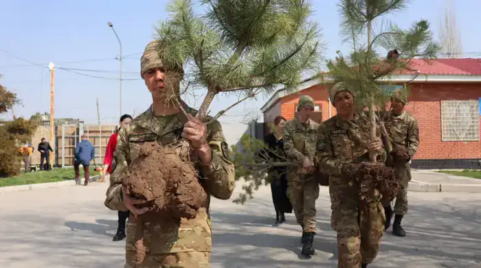 В честь Жаңару күні во всех гарнизонах прошла экологическая акция (6)