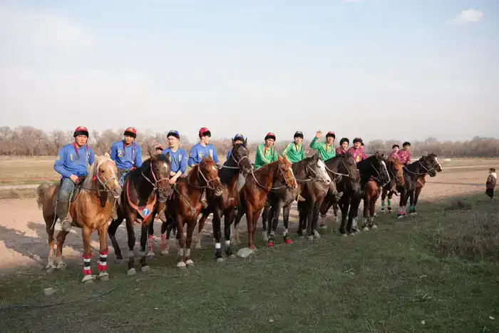 Наурыз в новом формате: праздник впервые прошел на ипподроме Алматы (3)