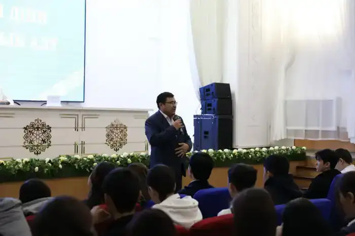 Как соцсети ведут молодежь по ложному пути?