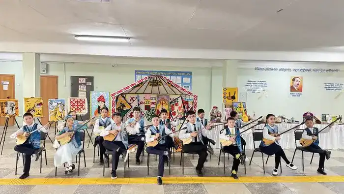 Около 10 тысяч юных домбристов Карагандинской области одновременно исполнили известные кюи (8)