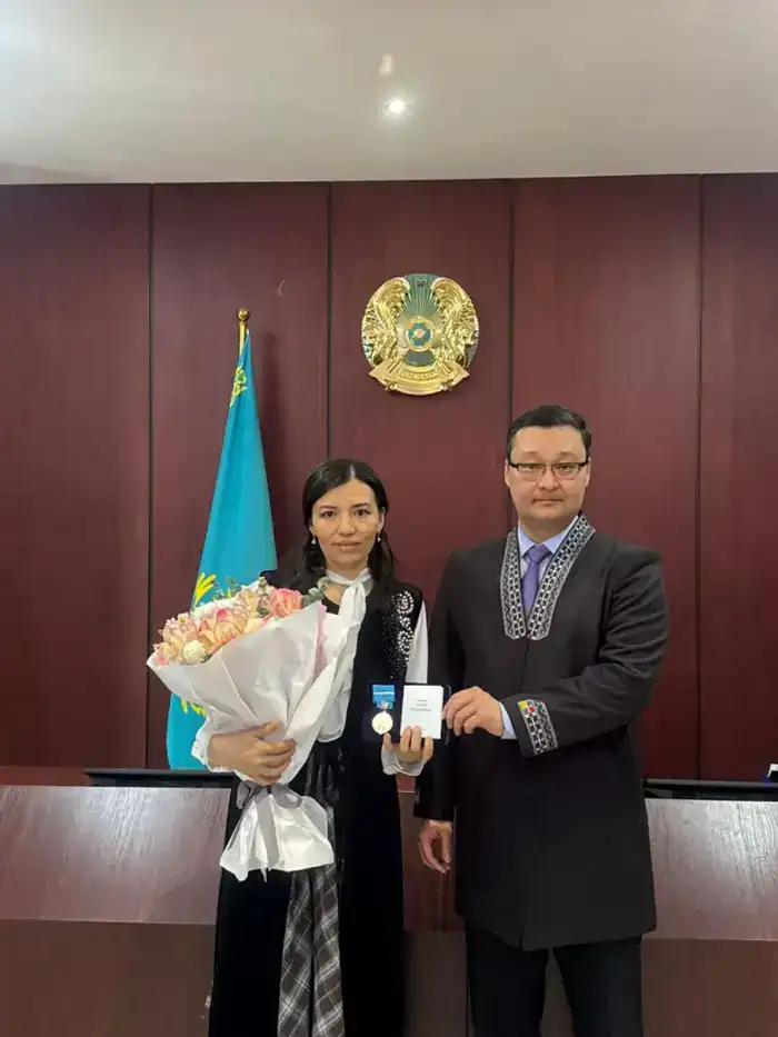 В Астане многодетным матерям вручили подвески «Алтын алқа» и «Күміс алқа» (3)
