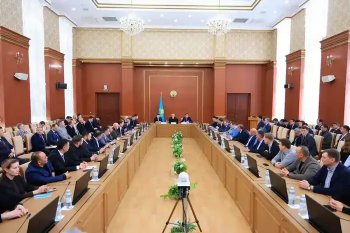 Ермаганбет Булекпаев обсудил проблемные вопросы с карагандинскими предпринимателями (5)