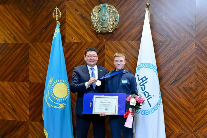 В области Абай чествовали чемпионов мира (4)