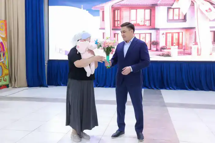 Шымкент: 50 семей получили ключи к Наурызу