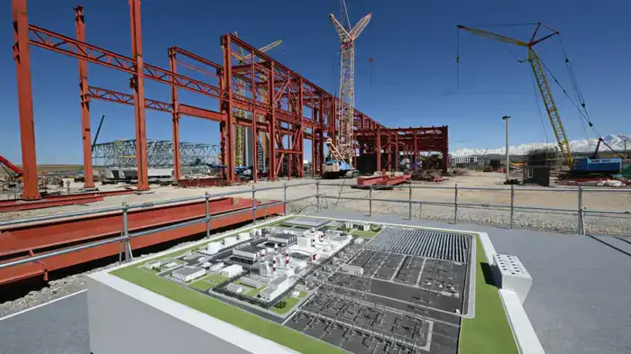 Олжас Бектенов проверил реализацию поручений Президента по строительству электростанции в Туркестанской области (3)