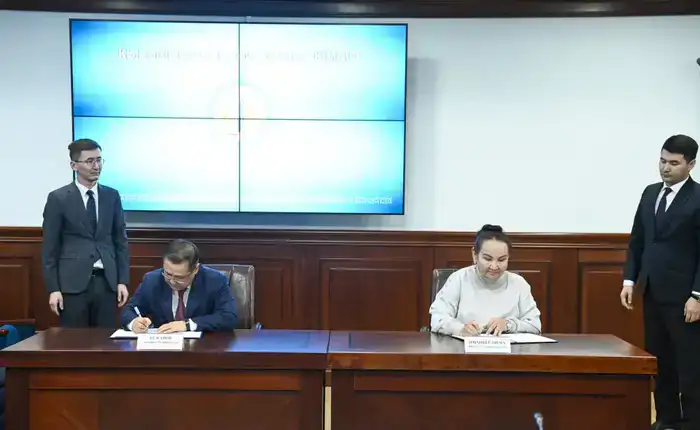 Подписан меморандум о передаче здания частной школы в областную коммунальную собственность (5)