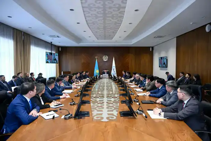 Обсуждение проблем образования в Абай: дефицит мест в детских садах и цифровизация