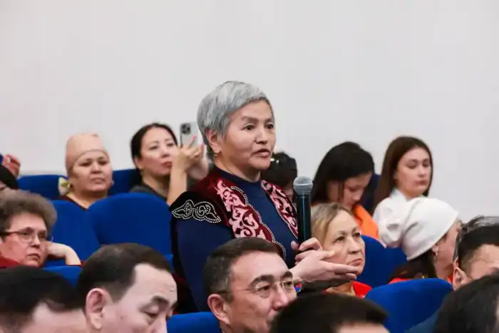 Начальник полиции Астаны встретился с жителями города (3)