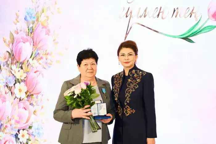 В честь 8 Марта от имени Президента вручены государственные награды (7)