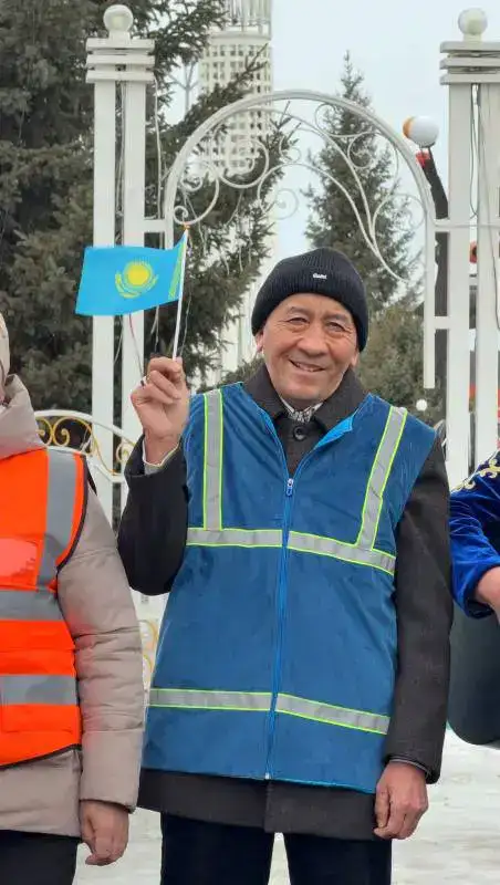 В Зайсанском районе жители провели экоакции по уборке территорий от мусора (3)