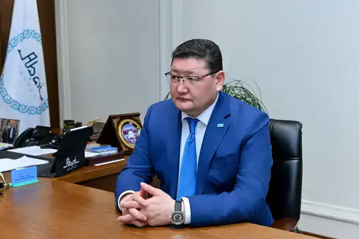 Аким области встретился с директором театра имени Абая (2)