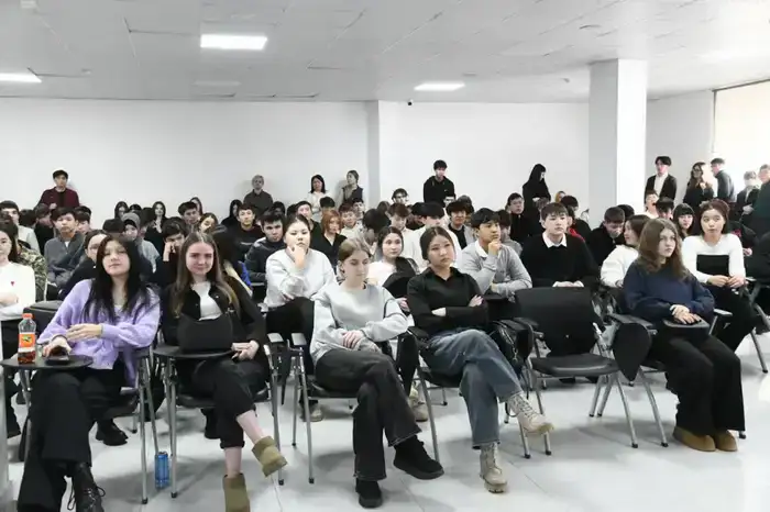 О переработке мусора и ответственном потреблении рассказали столичным студентам (4)