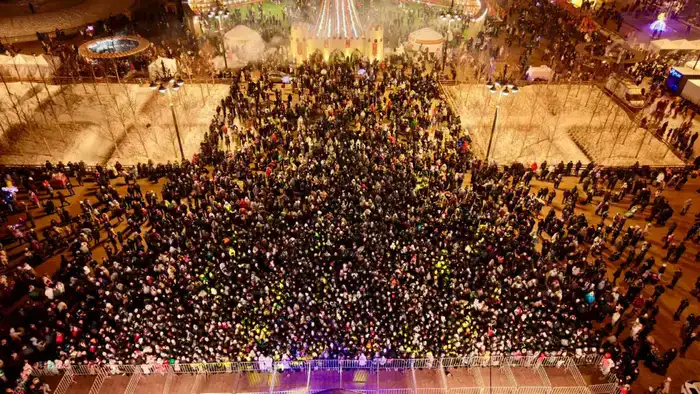 Наурыз в Астане: музыка, ярмарки и цифровые портреты от роботов