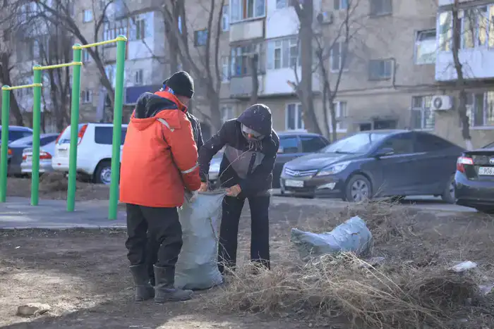 Аким области призывает жителей Актобе к личной ответственности в рамках весенних субботников