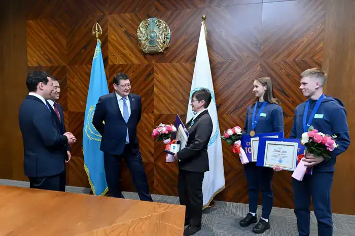 В области Абай чествовали чемпионов мира (6)