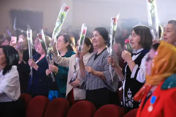В честь Международного женского дня – 8 Марта в Өнер орталығы прошел праздничный концерт (8)