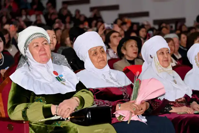 В Семее состоялось торжественное мероприятие, посвященное 8 Марта