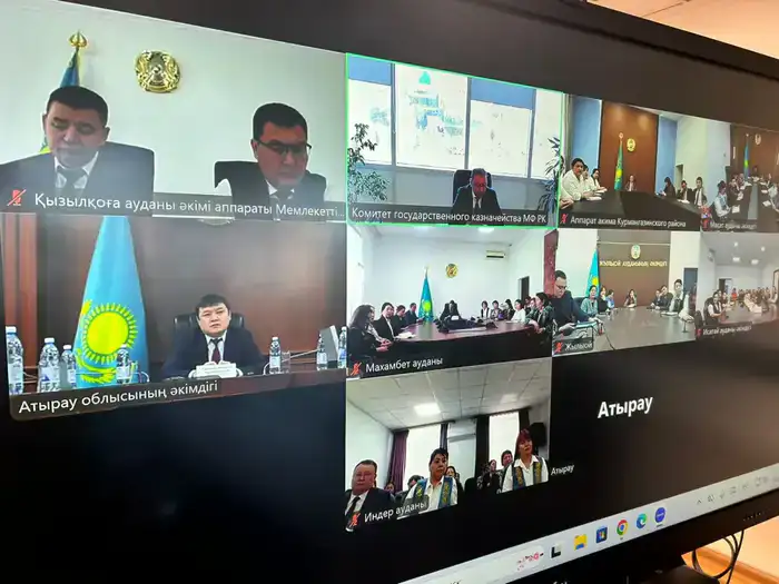 Рахат Токбаев провел онлайн-встречу с жителями Атырауской области, обсуждая работу казначейства и отвечая на вопросы