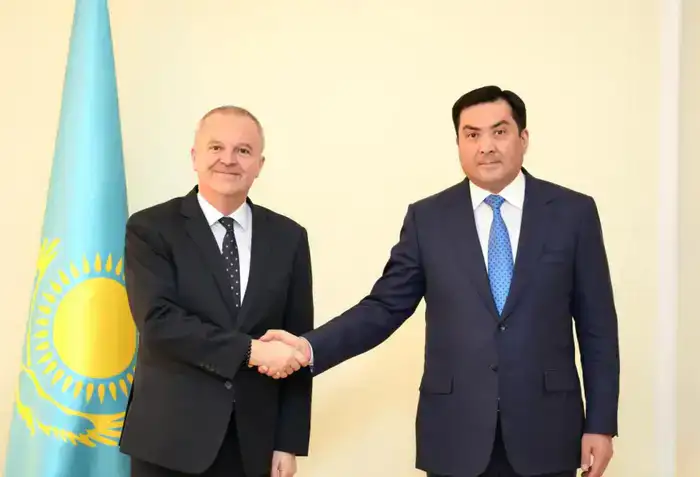 Казахстан и Италия до конца года запустят уникальную гибридную электростанцию в Жанаозене (5)