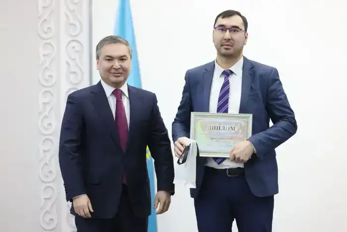 В Министерстве промышленности и строительства отметили Наурыз: Ерсайын Нагаспаев поздравил коллектив (6)