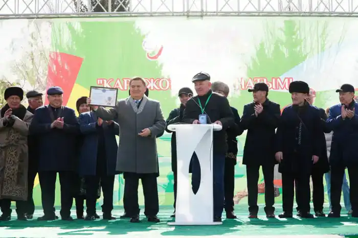 Рекордное число танцоров исполнили қара жорға в г. Кокшетау (6)