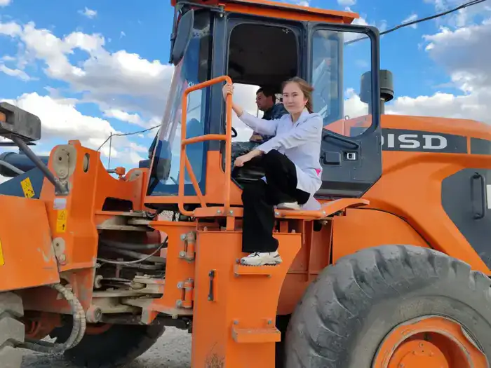 Школьница из Аягоза разработала эко-асфальт из пластиковых отходов (5)