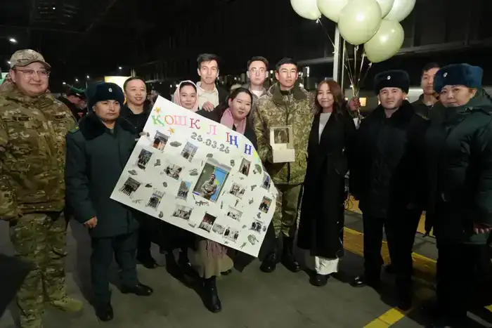 Первые солдаты прошлогоднего весеннего призыва вернулись в столицу после службы в армии (4)