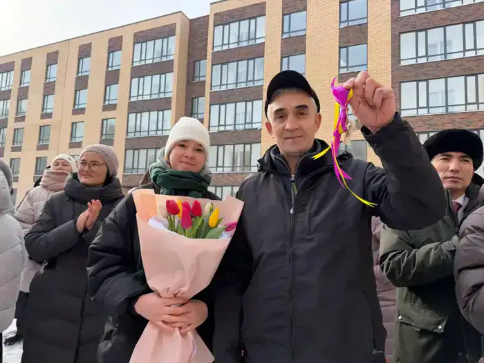 В г. Косшы вручены ключи от 40 квартир новосёлам (6)