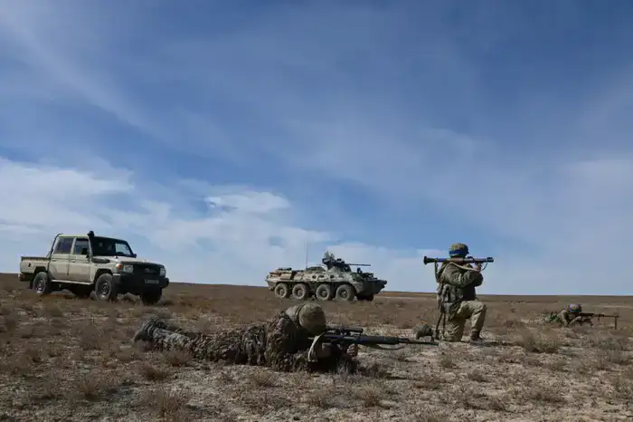 Министр обороны определил приоритеты боевой подготовки Вооруженных сил (2)