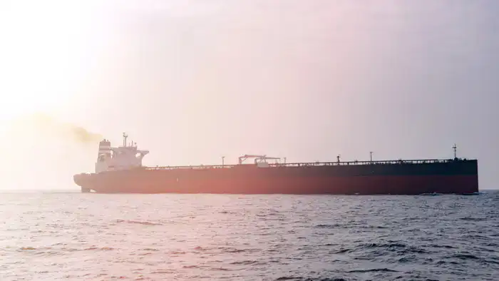 Иран предоставит безопасный проход через Ормузский пролив судам Индии, сообщает посол Ирана в Индии Мохаммад Фатхали.