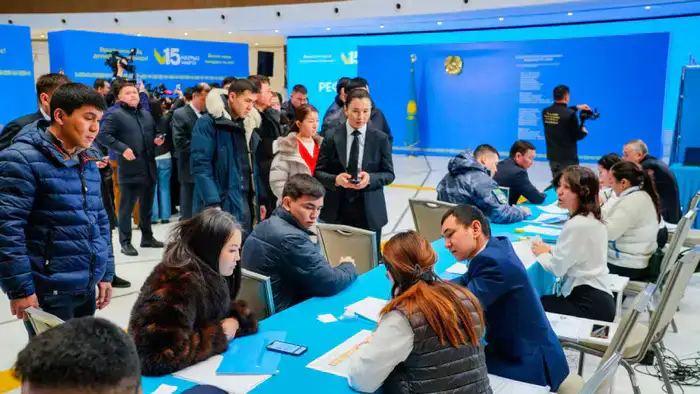 Референдум в Астане: Концертные программы, фотозоны и ярмарки на избирательных участках