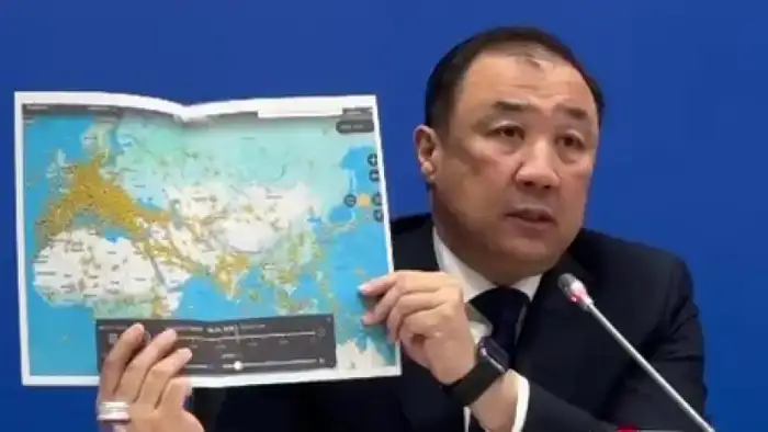 Министр транспорта представил карту закрытого неба, подчеркивая важность прозрачности в авиационных сообщениях на фоне конфликта на Ближнем Востоке