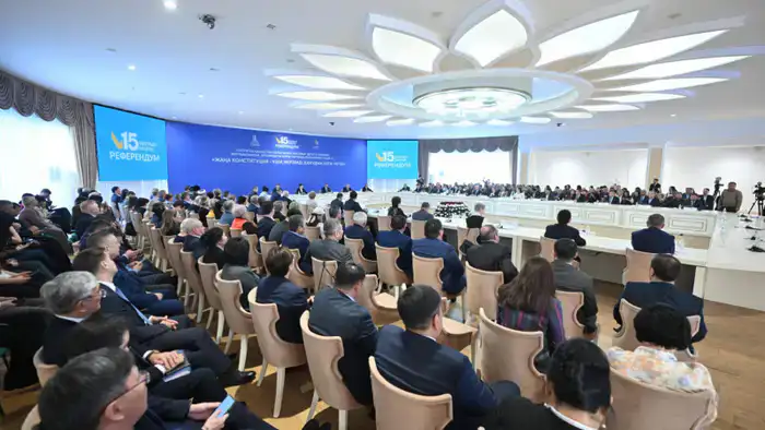 Маулен Ашимбаев заявил, что новая Конституция Казахстана является ответом на современные вызовы и отражает масштабные политические преобразования, определяющие будущее страны.