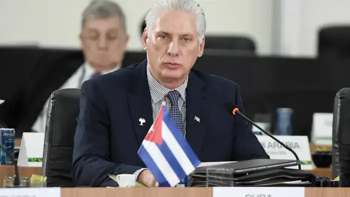 Президент Кубы Мигель Диас-Канель защищает конституционный строй страны в ответ на угрозы США