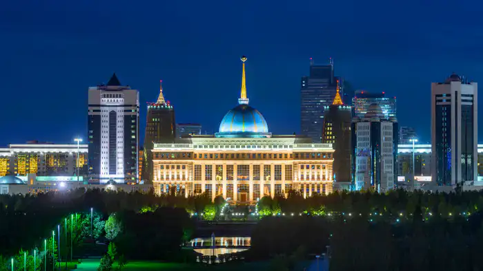 Президент Казахстана Касым-Жомарт Токаев и Айбек Дадебай активно участвуют в подготовке новой Конституции, в то время как работа по организации республиканского референдума продолжается.