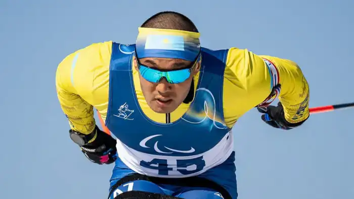 Президент Казахстана поздравил Ербола Хамитова с золотой медалью на Паралимпийских играх в Италии