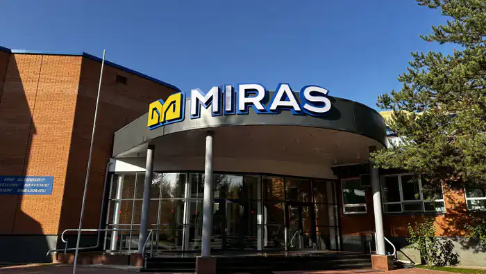 Открытие дверей в мир знаний: Школа MIRAS запускает конкурс на образовательные гранты для будущих звезд!