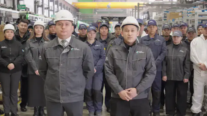 Сотрудники завода QazTehna провели собрание в поддержку новой Конституции