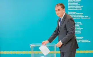 Женис Касымбек проголосовал на референдуме в Астане