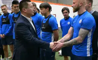 Асаин Байханов встретился с ФК Иртыш поздравил с новым сезоном в Премьер-лиге Казахстана