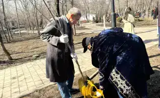 Зеленая инициатива в Алматы: более 400 деревьев высажены в рамках Жаңару дня, способствуя улучшению экологической ситуации