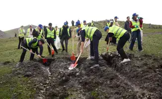 Чистая вода как символ жизни: волонтеры «Болашақтың қайнары» зовут казахстанцев очистить родники «Мөлдір бұлақ»