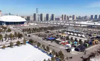 Цифровой вальс: беспилотный автомобиль прокатился по улицам Астаны на Digital Nauryz