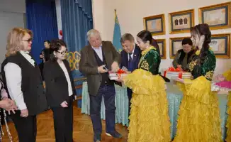 Сказочные звуки из прошлого: в Алматы презентовали аудиокниги на основе архивных записей