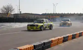 Дрифт-шоу в Конаеве: Международные участники соревнований принимают участие в голосовании