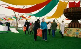 В центре Астаны развернули самый большой флаг «Таза Қазақстан» в рамках экологической акции