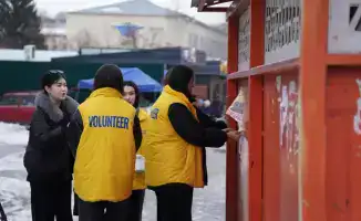 Молодежь Усть-Каменогорска вышла на акцию по очистке города от незаконной рекламы