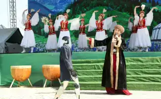В Алматы прошел праздник Дня Көрісу с участием дронов и роботов