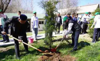 В Казыгуртском районе прошла акция по очистке родников «Мөлдір бұлақ» с участием 500 жителей